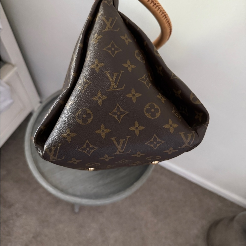 Louis Vuitton Artsy MM Monogram Hobo Bag ✨ - Picture 5 of 16